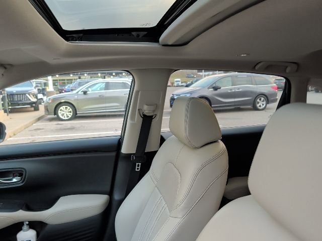Used 2024 Honda HR-V EX-L image 3