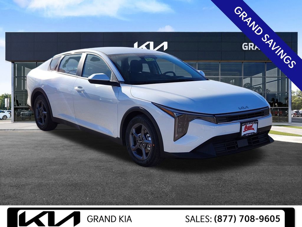 New 2026 Kia K4 LXS image 2