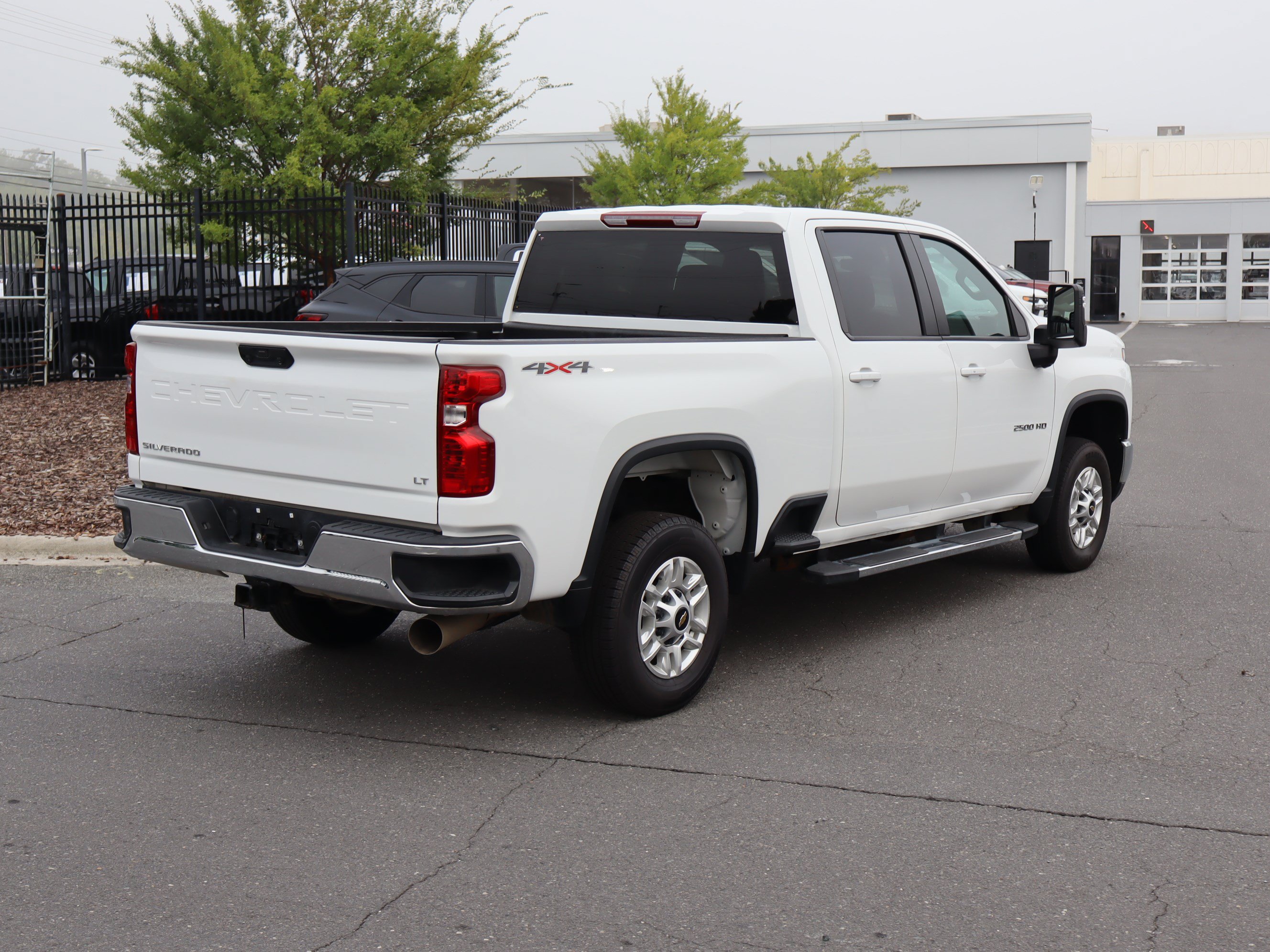 Used 2025 Chevrolet Silverado 2500 LT w/ Convenience Package AWD/4WD image 10