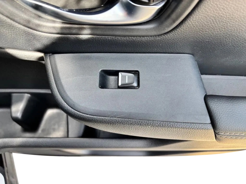 Used 2025 Honda Pilot EX-L image 26
