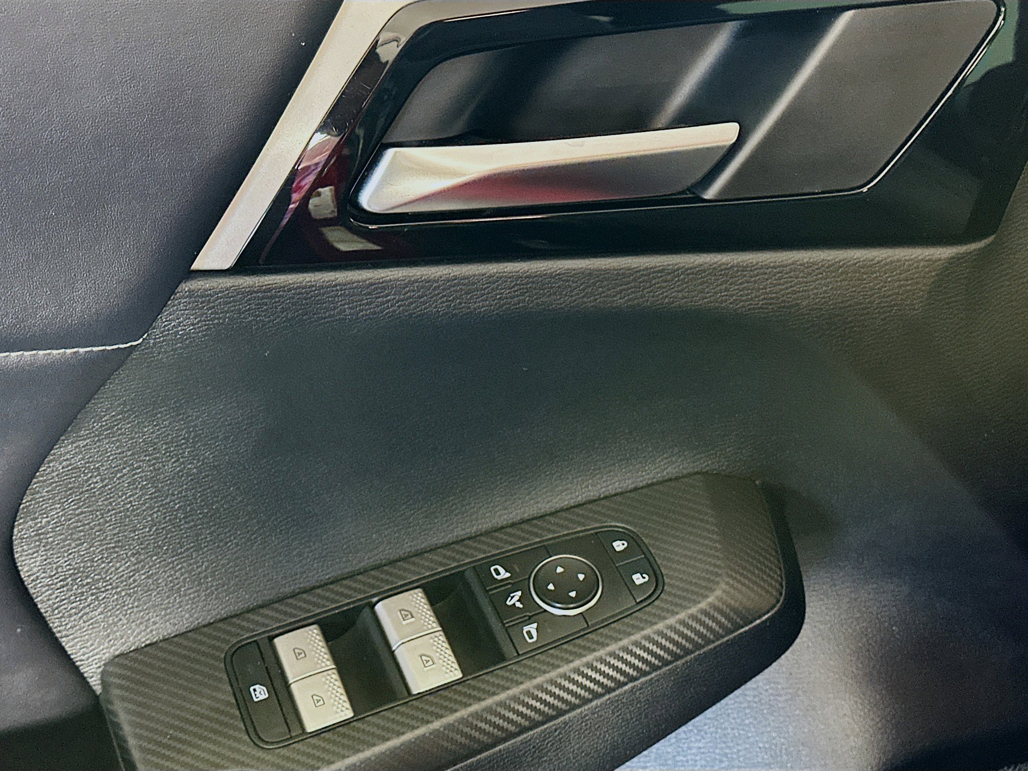 Used 2023 Mitsubishi Outlander SE image 15