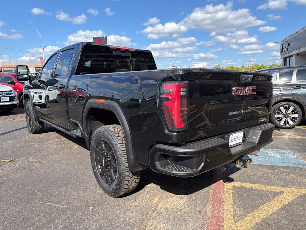 Used 2024 GMC Sierra 2500 AT4 w/ Technology Package AWD/4WD image 8
