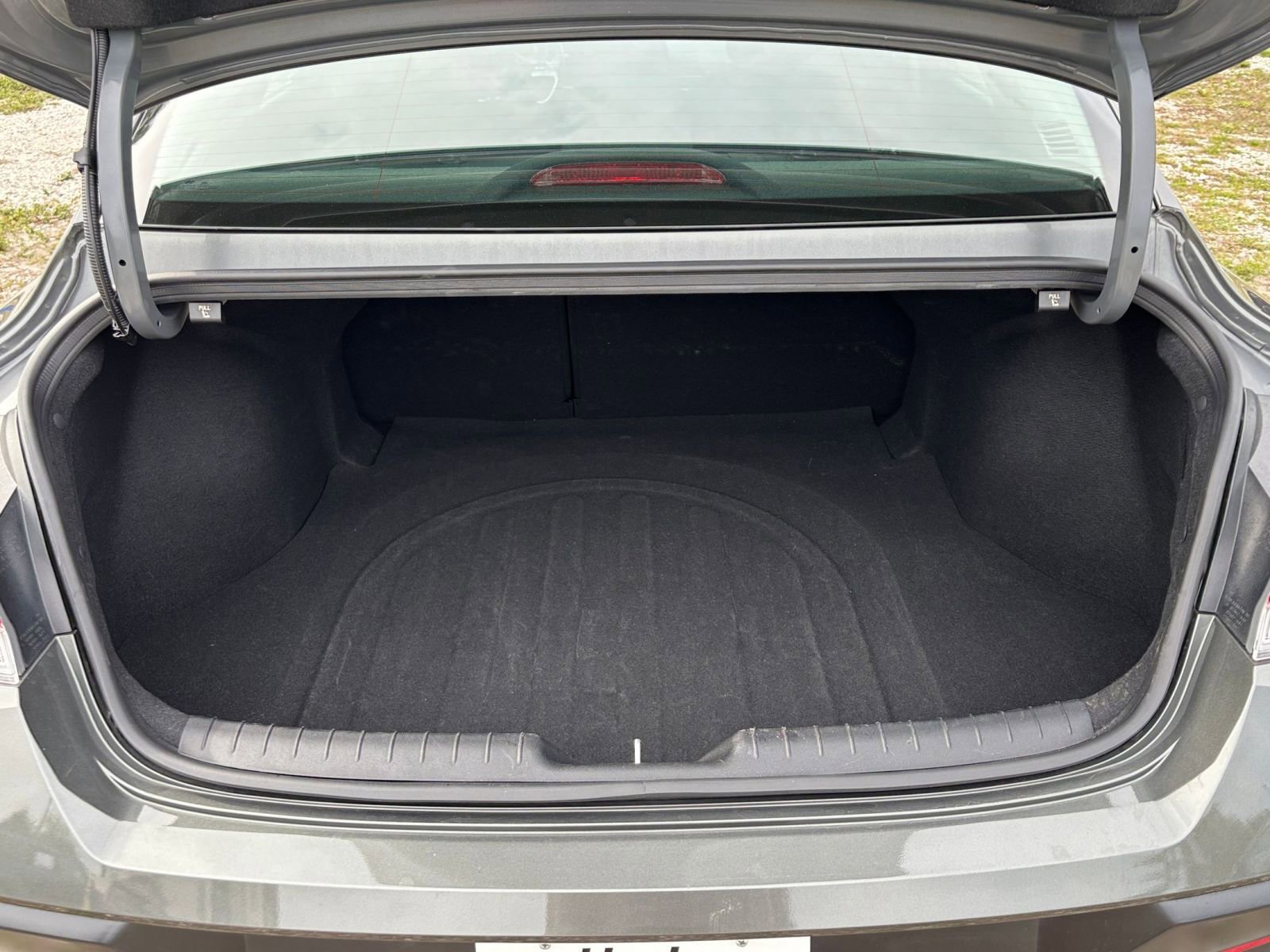 Used 2025 Hyundai Elantra SEL image 32