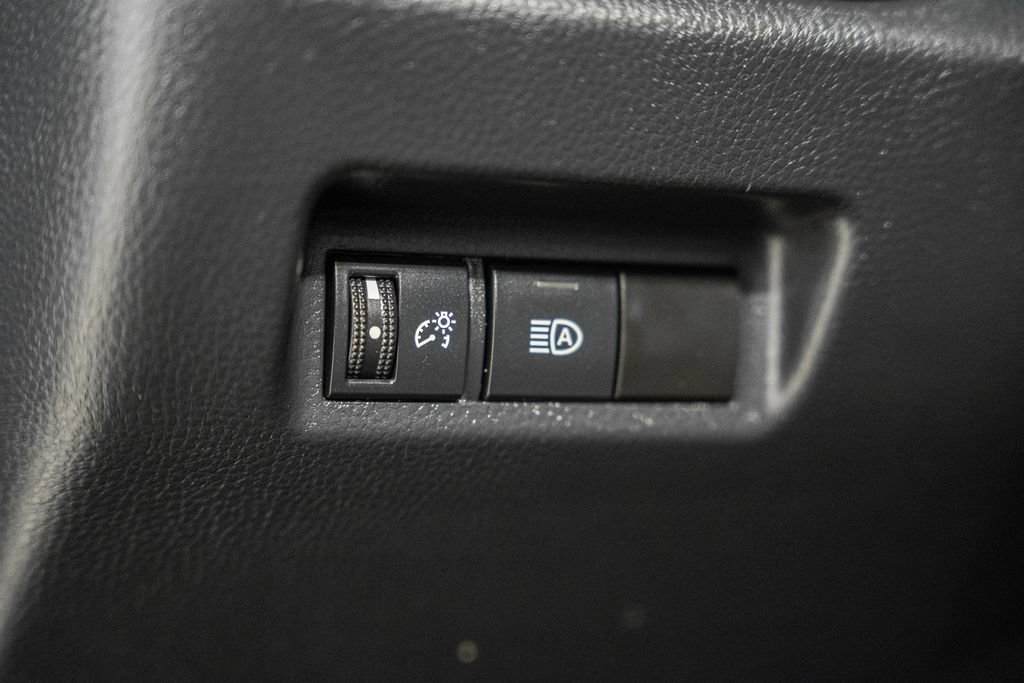 Used 2022 Toyota RAV4 XLE image 36