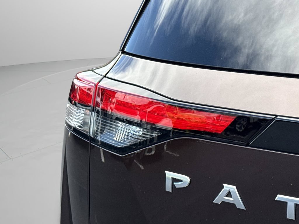 Certified 2022 Nissan Pathfinder SL w/ SL Premium Package FWD image 18