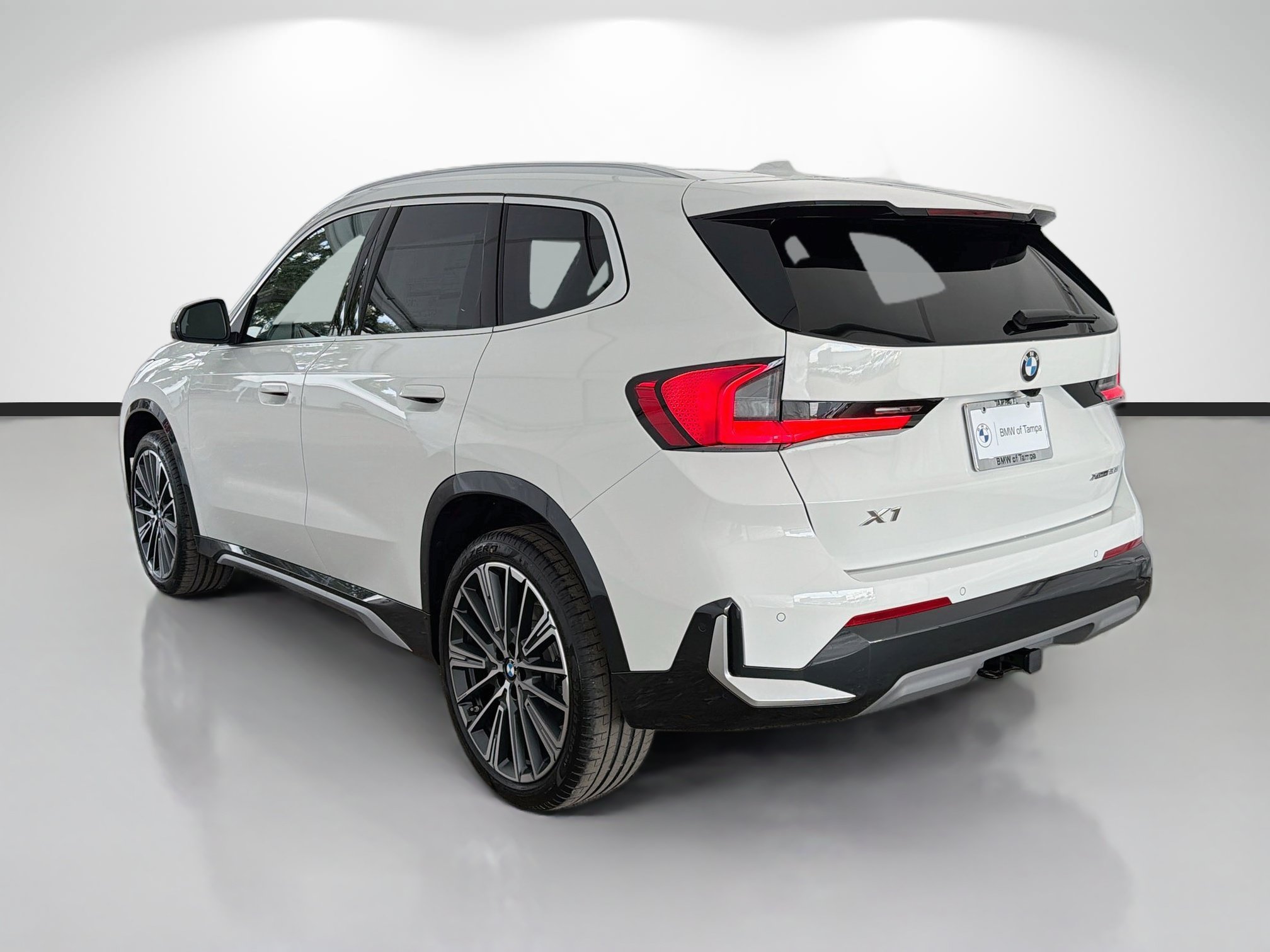 Used 2026 BMW X1 xDrive28i w/ Technology Package AWD/4WD image 5