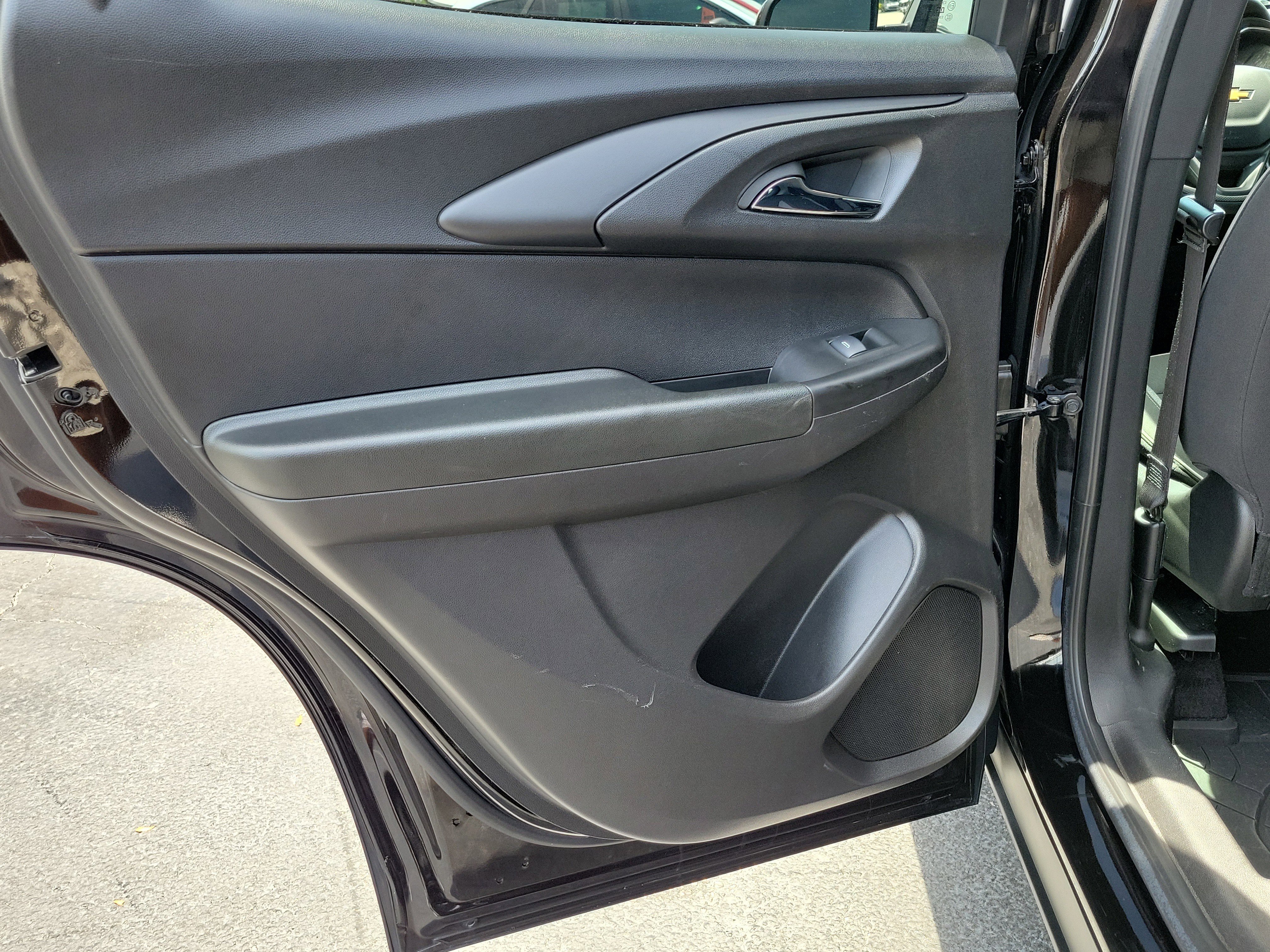 Used 2023 Chevrolet TrailBlazer LT FWD image 13