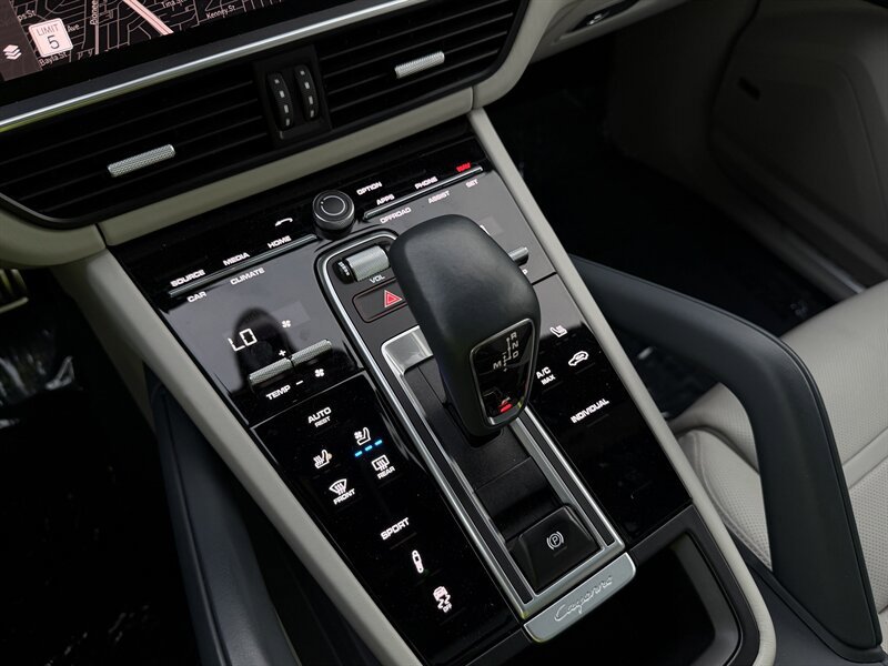 Used 2023 Porsche Cayenne S Platinum w/ Premium Package Plus image 55