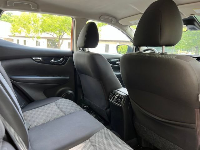 Used 2020 Nissan Rogue Sport SV FWD image 18