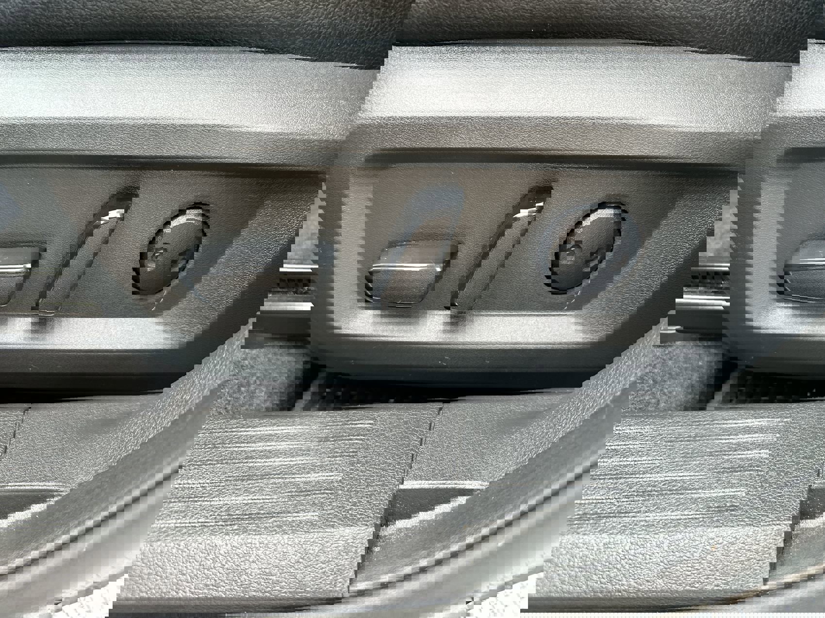 Used 2023 Nissan Rogue SV image 12