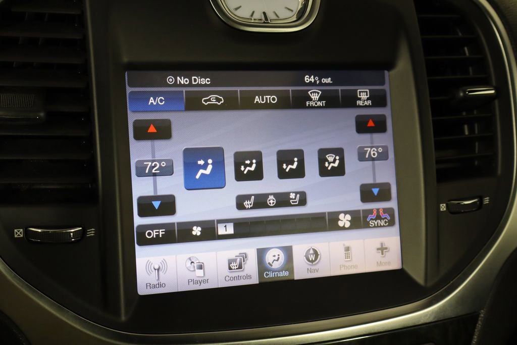 Used 2011 Chrysler 300 C RWD image 33
