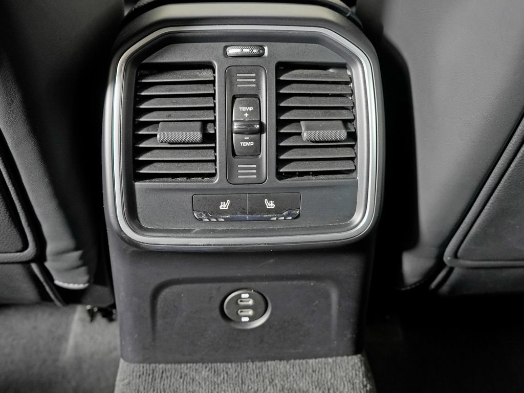 Certified 2023 Porsche Macan S AWD/4WD image 39