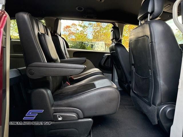 Used 2019 Dodge Grand Caravan SXT image 23