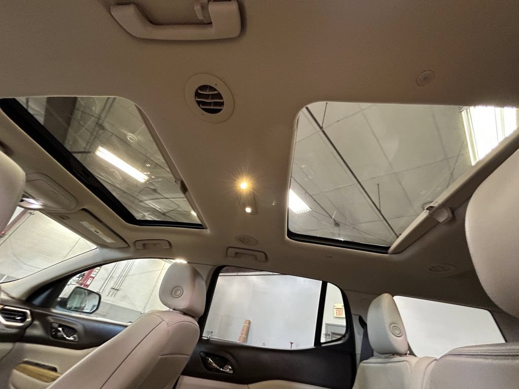 Used 2017 GMC Acadia Denali w/ Technology Package AWD/4WD image 24