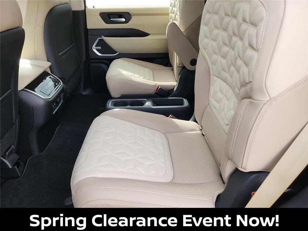 Used 2025 Nissan Armada Platinum Reserve AWD/4WD image 16