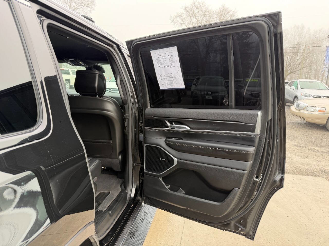 Used 2022 Jeep Wagoneer Series I image 16