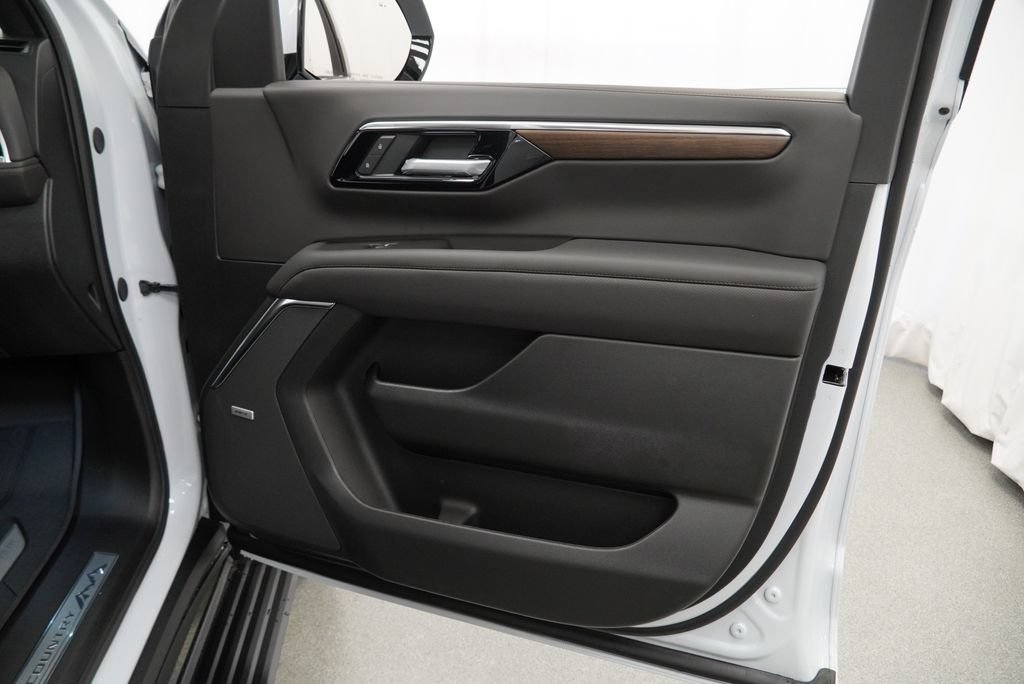 New 2026 Chevrolet Suburban High Country AWD/4WD image 33