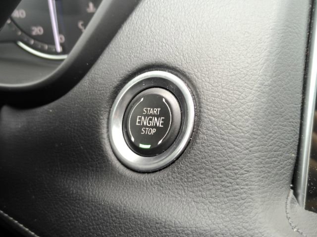 Used 2021 Cadillac XT4 Premium Luxury w/ Cold Weather Package image 44