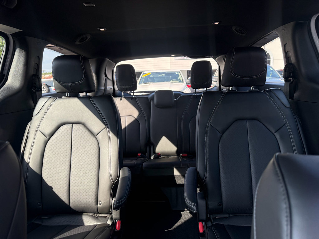 New 2026 Chrysler Pacifica Select image 13