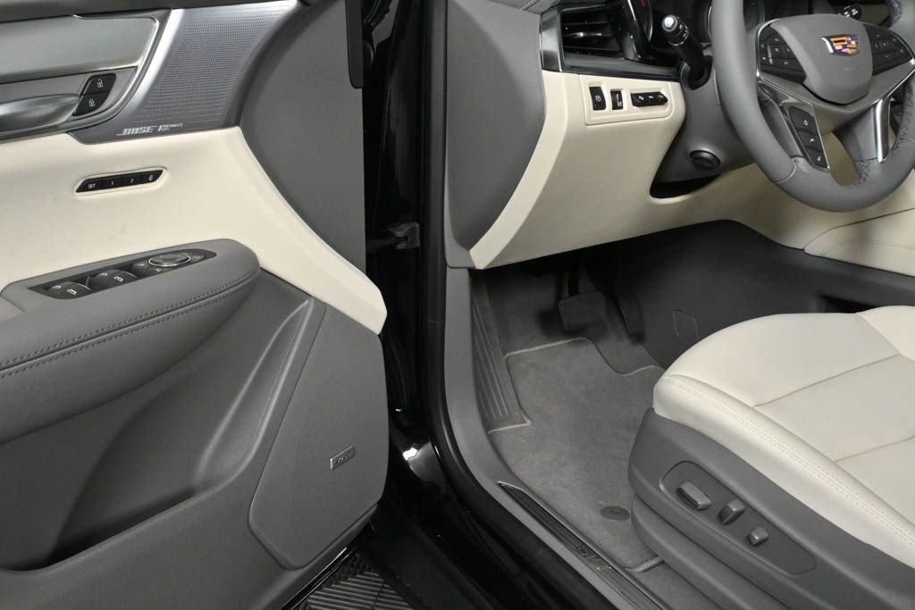New 2024 Cadillac XT5 Premium Luxury w/ Technology Package image 6