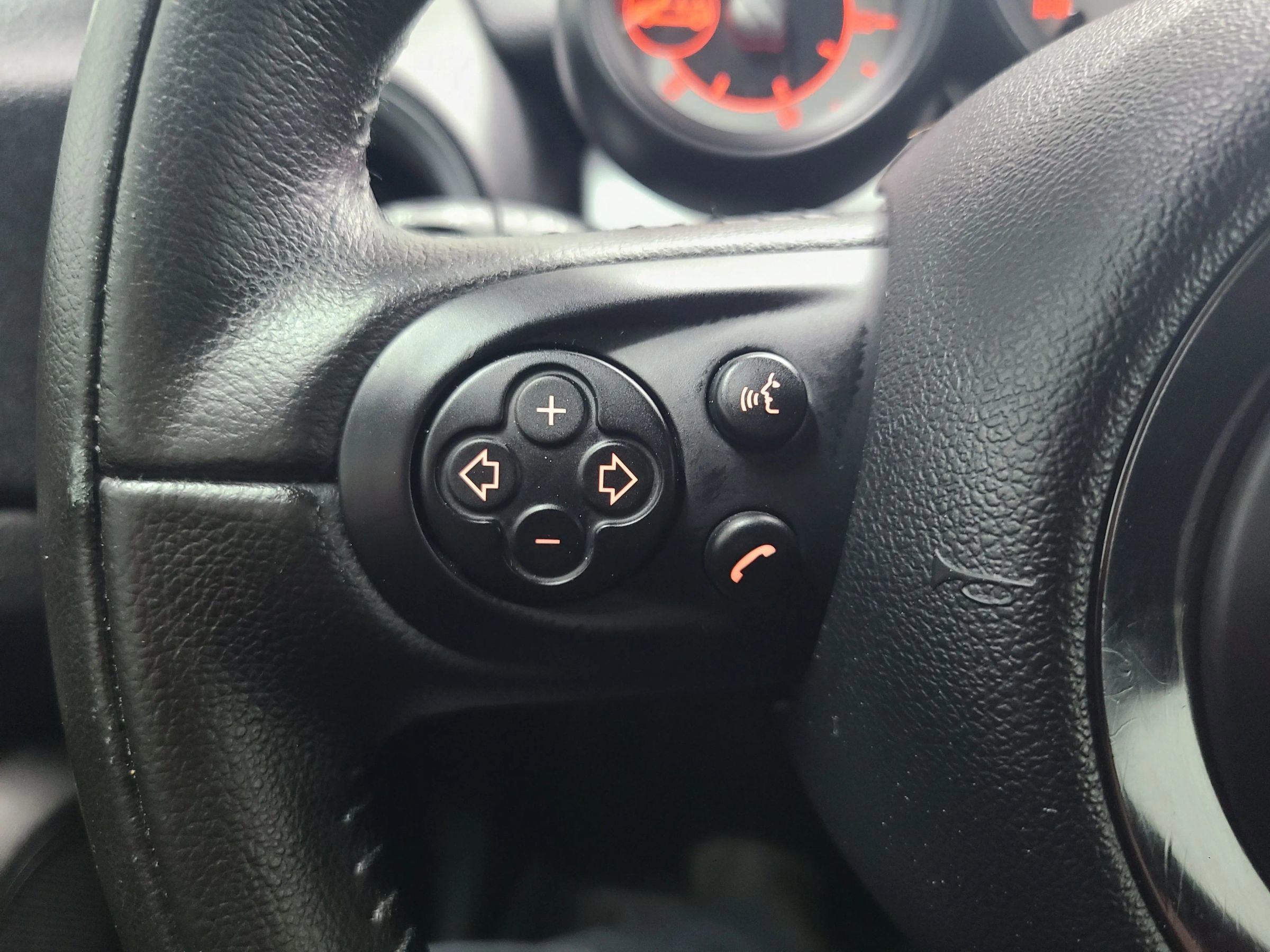 Used 2011 MINI Cooper Convertible image 28