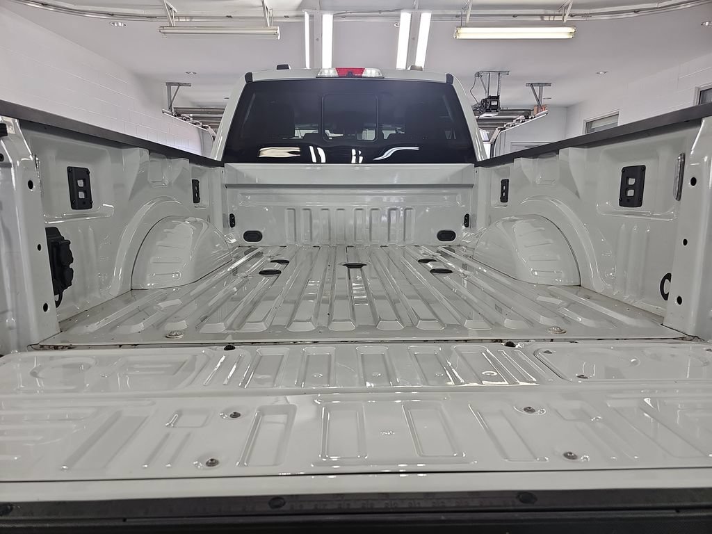 Used 2025 Ford F350 Lariat w/ Tremor Off-Road Package AWD/4WD image 15