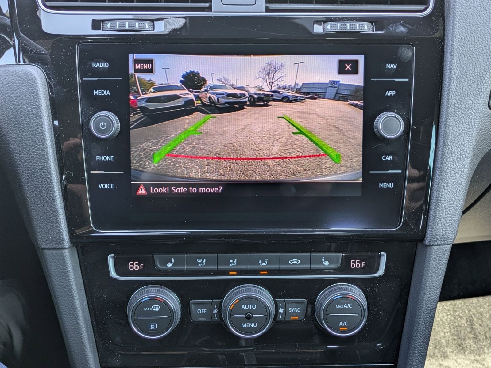 Used 2019 Volkswagen Golf R 4-Door image 14