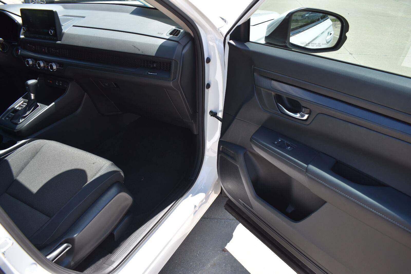 Used 2025 Honda CR-V EX image 17