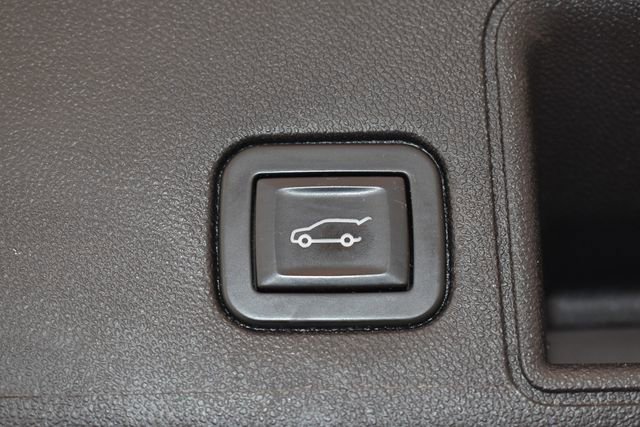 Used 2019 GMC Terrain SLT w/ Infotainment Package II AWD/4WD image 15