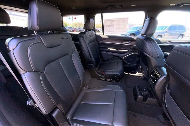 New 2026 Jeep Grand Cherokee L Limited w/ Limited Altitude Package AWD/4WD image 27