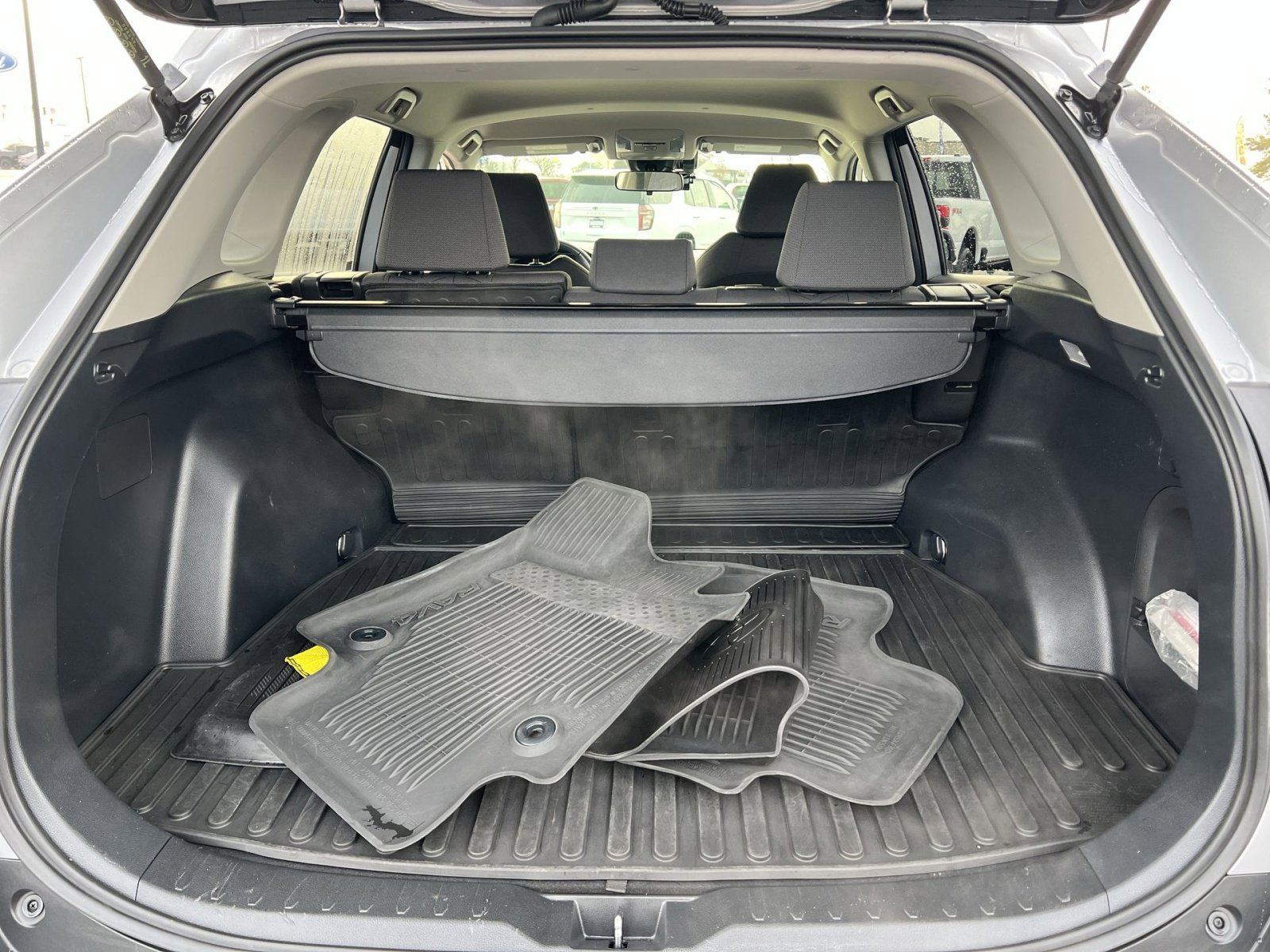 Used 2021 Toyota RAV4 XLE image 24