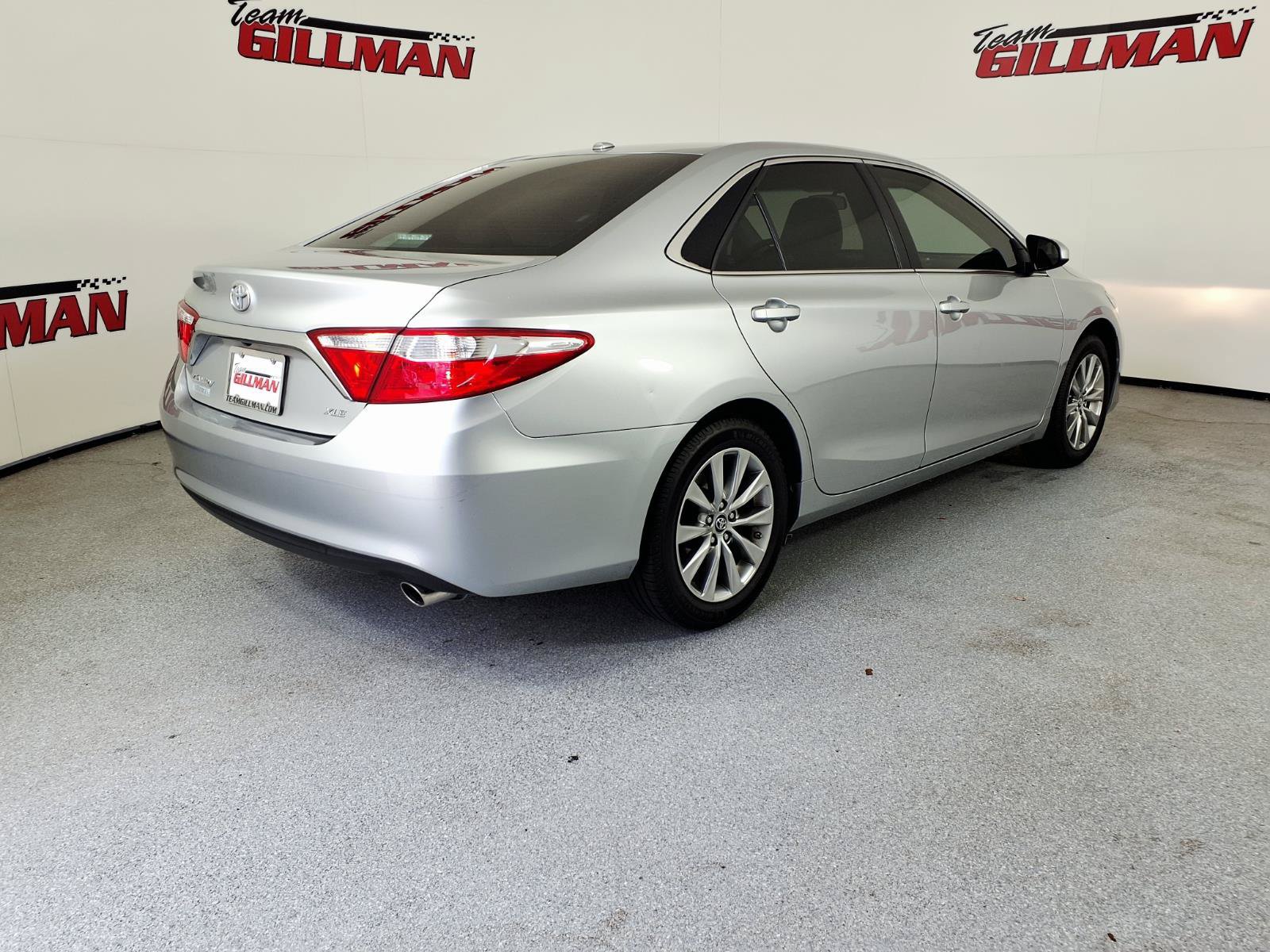 Used 2017 Toyota Camry XLE FWD image 6