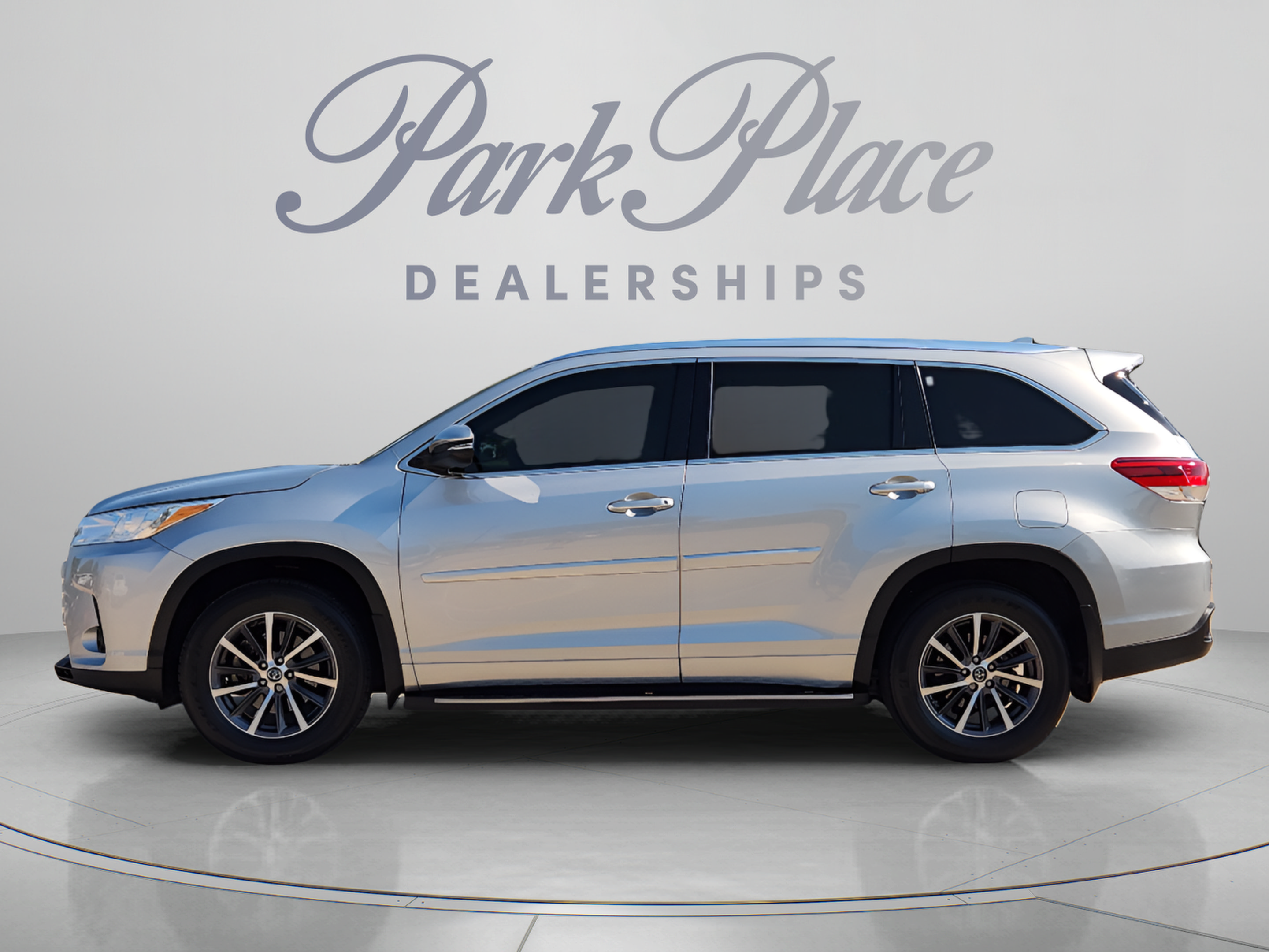 Used 2017 Toyota Highlander XLE AWD/4WD video 2
