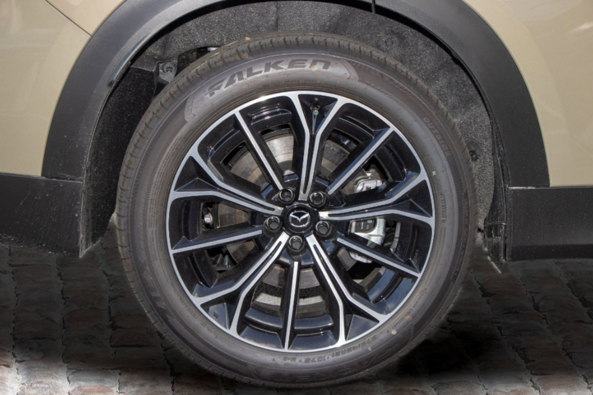 New 2025 MAZDA CX-70 Plug-In Hybrid w/ Premium Plus image 42