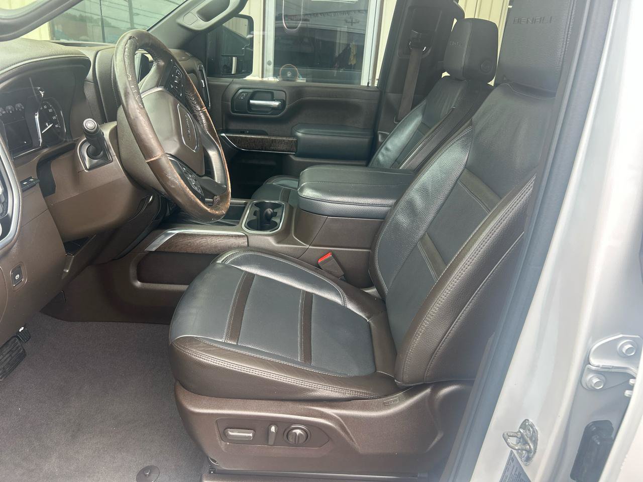 Used 2023 GMC Sierra 3500 Denali w/ Denali Ultimate Package AWD/4WD image 25