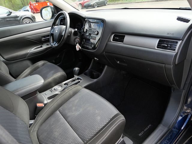 Used 2016 Mitsubishi Outlander ES AWD/4WD image 8