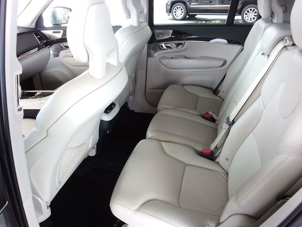 Used 2017 Volvo XC90 T6 Momentum w/ Vision Package AWD/4WD image 18