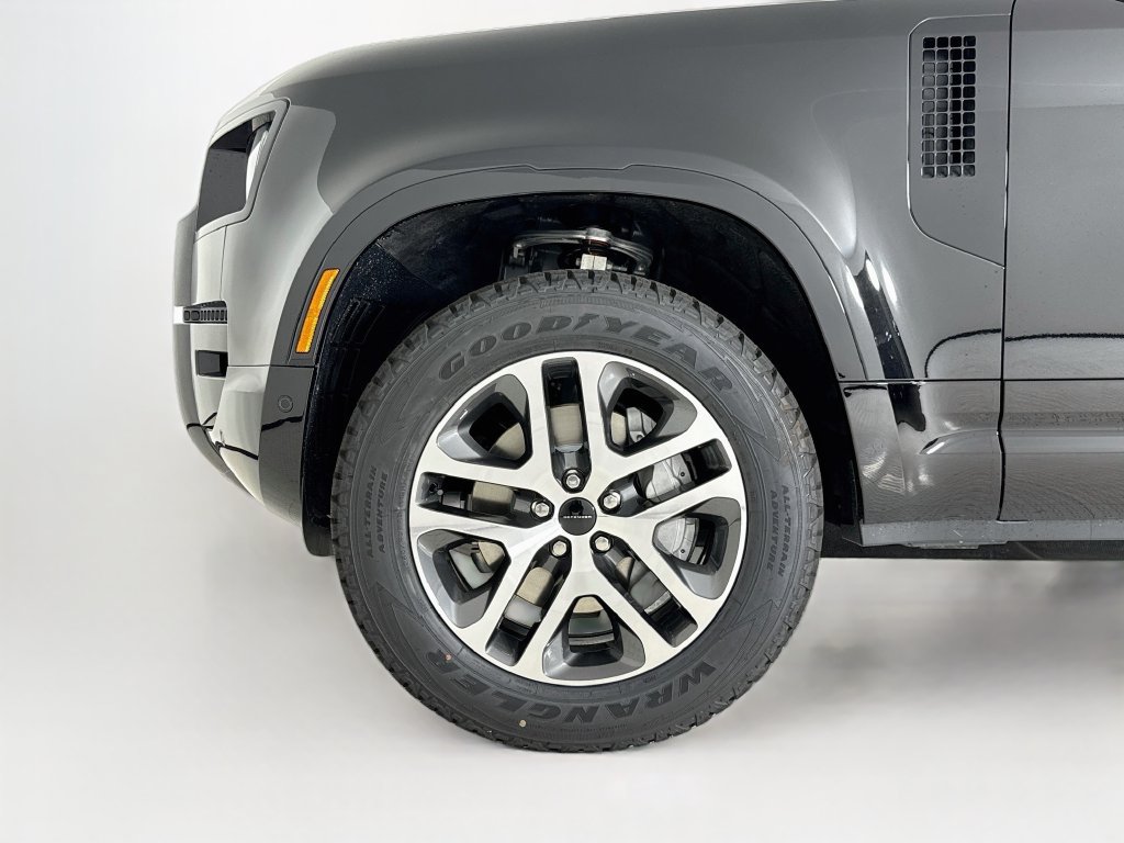 Used 2026 Land Rover Defender 110 X-Dynamic SE AWD/4WD image 27