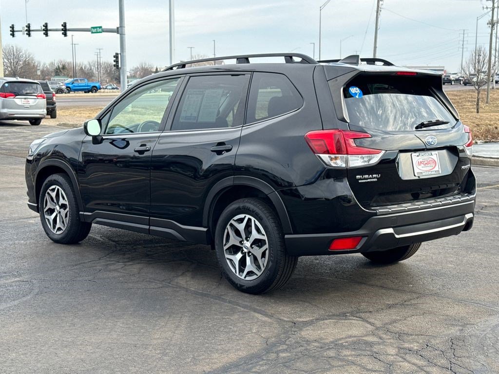 Used 2022 Subaru Forester Premium image 9