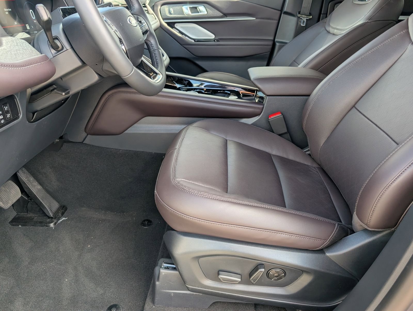 New 2026 Ford Explorer Platinum RWD image 15