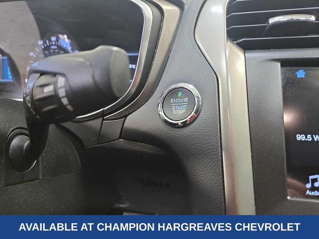 Used 2017 Ford Fusion SE w/ Fusion SE Technology Package FWD image 22