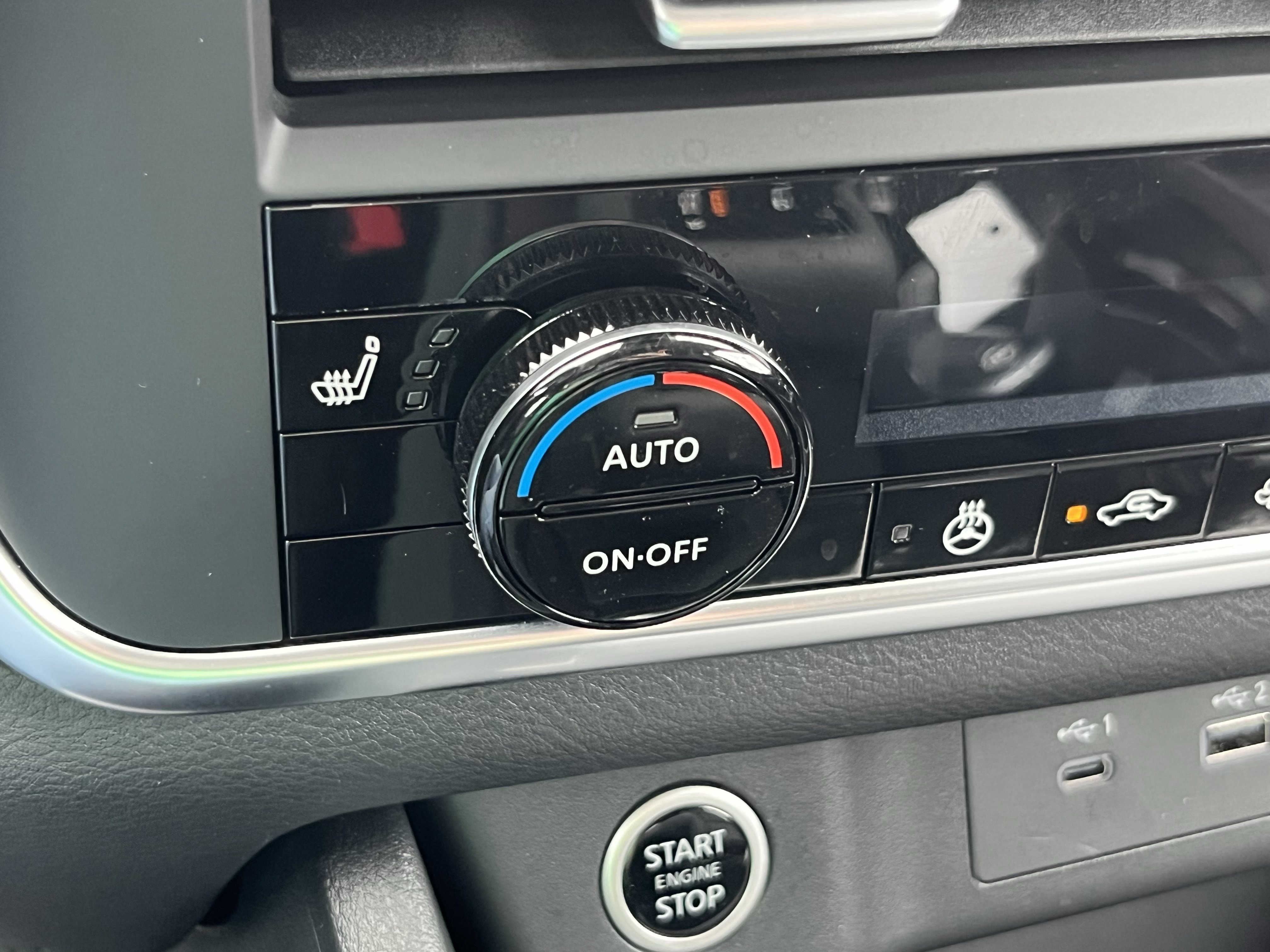 Used 2023 Nissan Rogue SV w/ SV Premium B Package AWD/4WD image 32