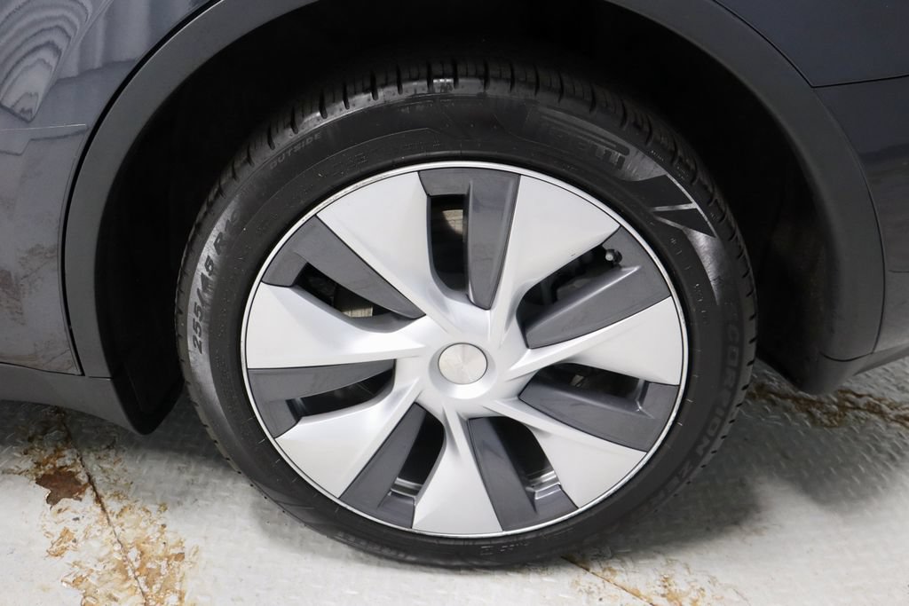Used 2024 Tesla Model Y Long Range AWD/4WD image 20