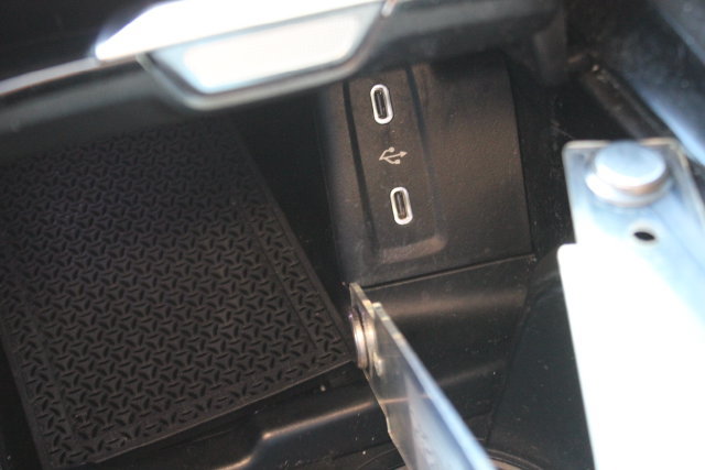 Used 2025 Mercedes-Benz GLC 300 4MATIC image 10