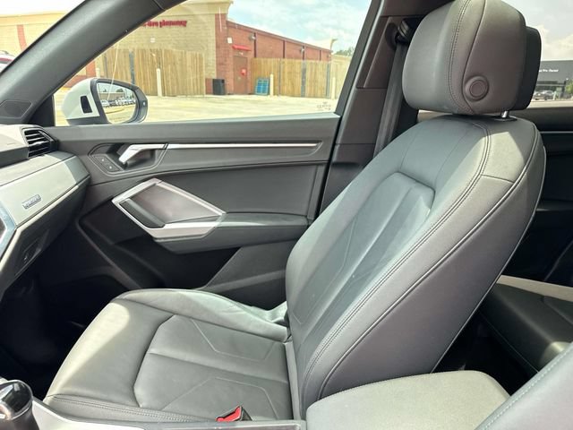 Used 2020 Audi Q3 2.0T Premium w/ Convenience Package AWD/4WD image 23