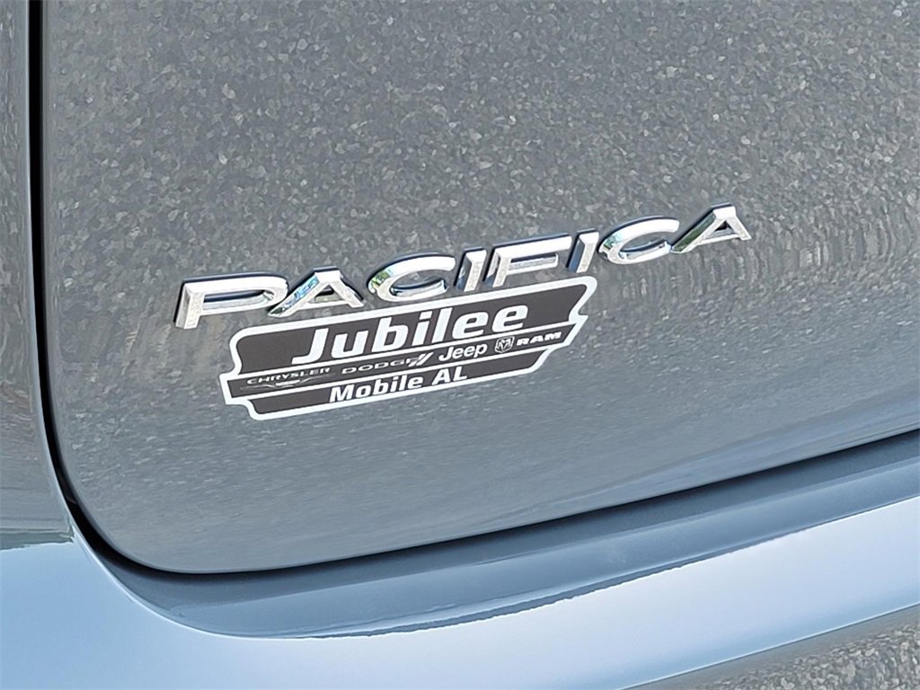 New 2025 Chrysler Pacifica Select image 37