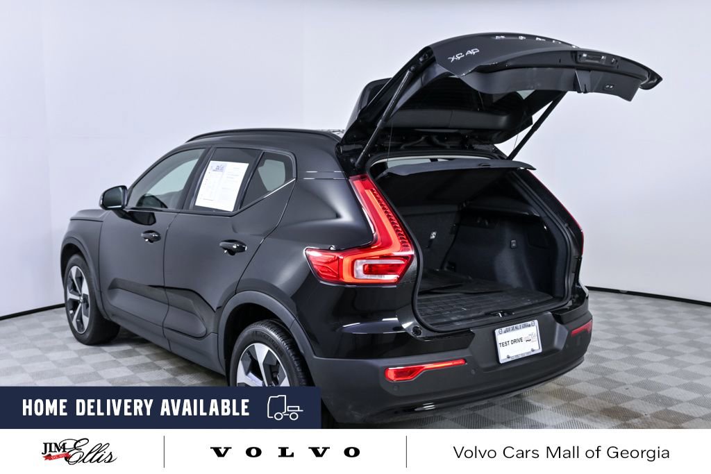 Certified 2023 Volvo XC40 B5 Plus w/ Protection Package Premier image 32