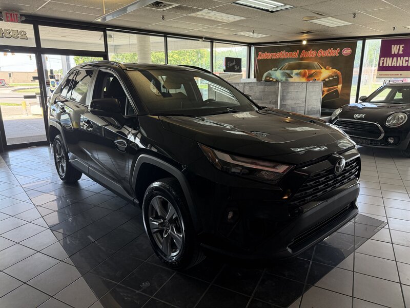 Used 2025 Toyota RAV4 XLE AWD/4WD image 7