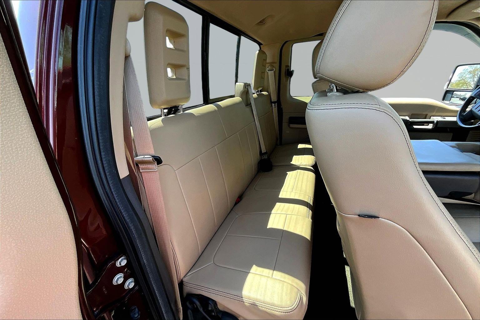 Used 2016 Ford F250 Lariat w/ Lariat Interior Package image 24