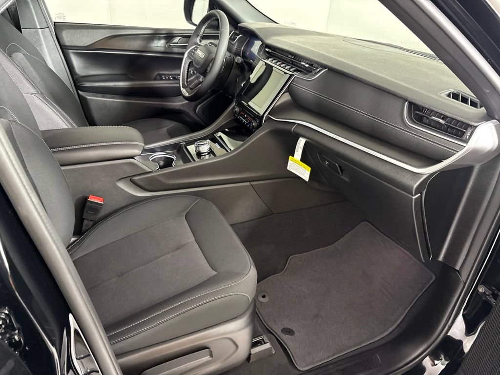 New 2026 Jeep Grand Cherokee Laredo RWD image 15